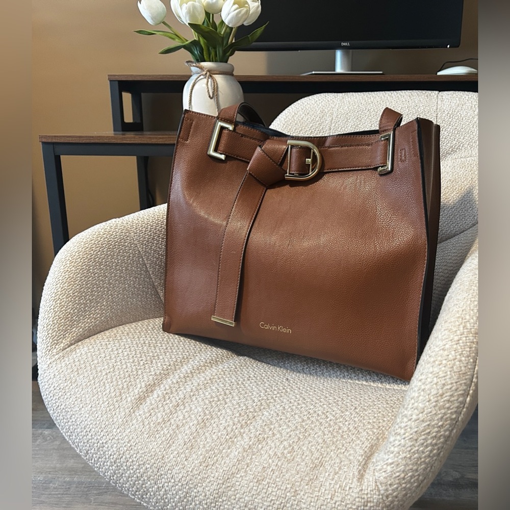 Calvin Klein Tote Bag in Brown